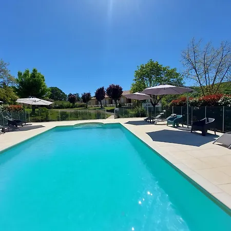 Hotel Locations Les Courreges 3*